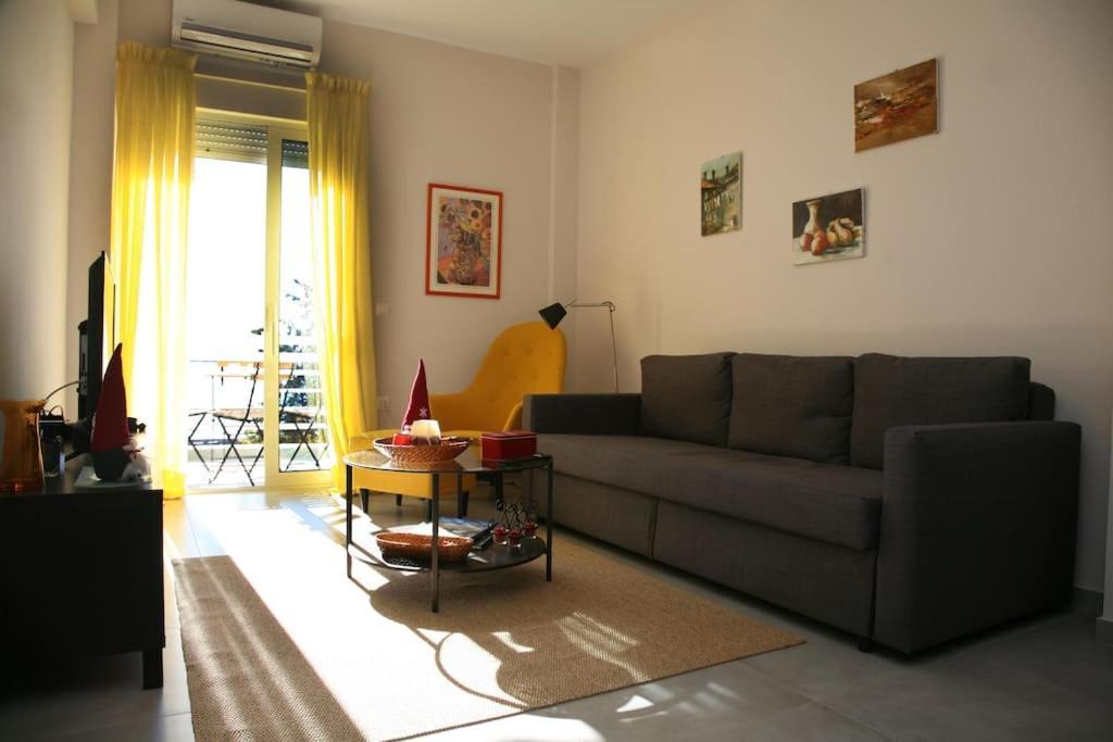 Lovely Sea Front Apartment Itea Exteriör bild